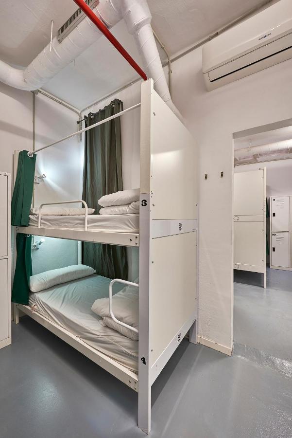 Hola Hostal Collblanc L'Hospitalet de Llobregat Exterior photo