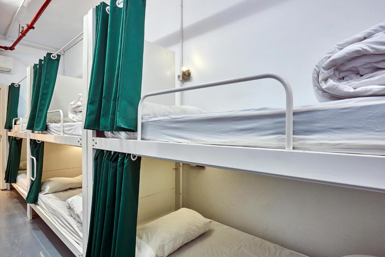 Hola Hostal Collblanc L'Hospitalet de Llobregat Exterior photo