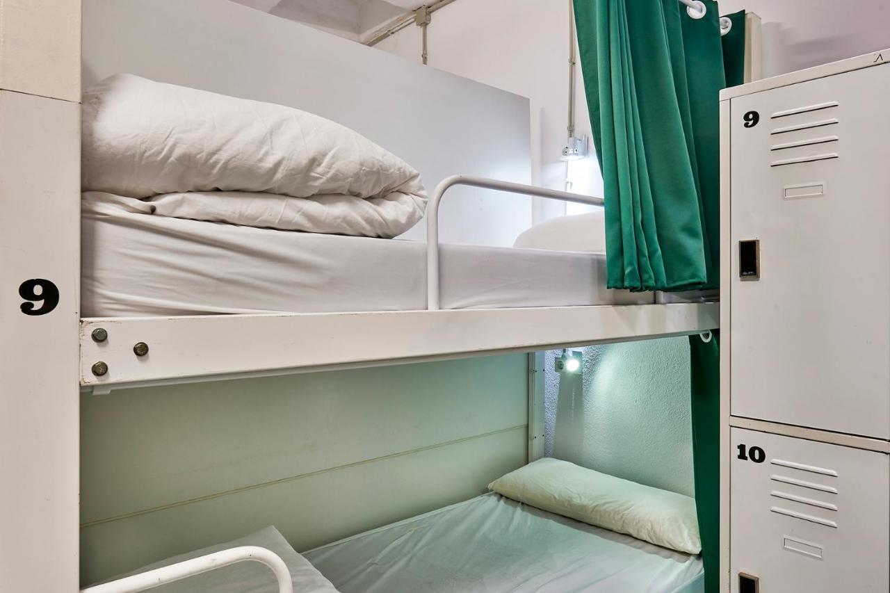 Hola Hostal Collblanc L'Hospitalet de Llobregat Exterior photo