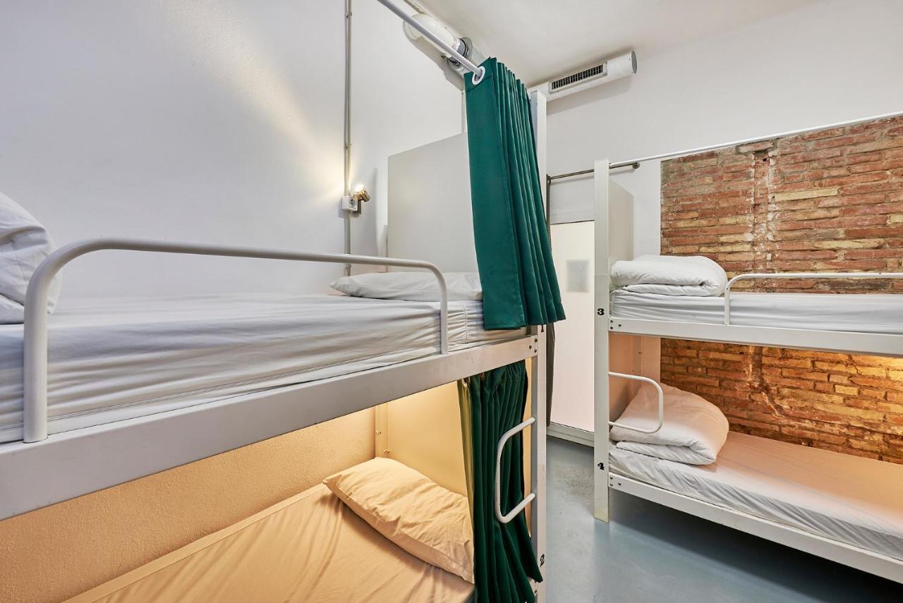 Hola Hostal Collblanc L'Hospitalet de Llobregat Exterior photo